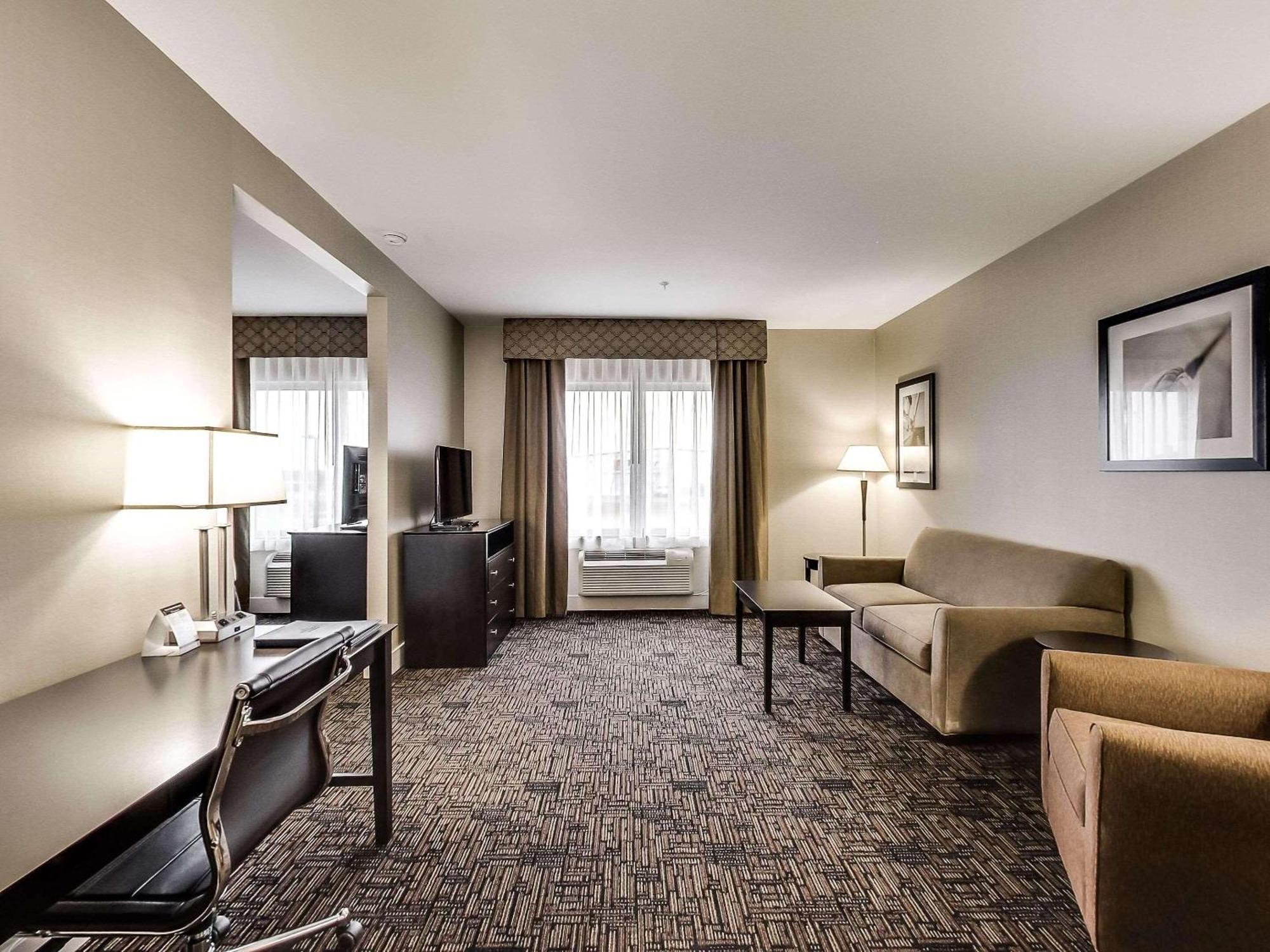 Radisson Hotel Edmonton Airport Leduc Bagian luar foto