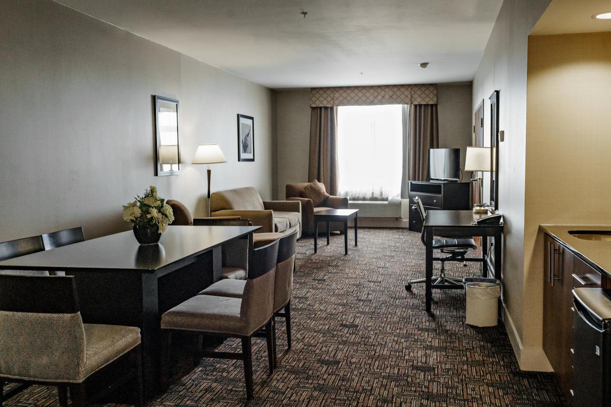 Radisson Hotel Edmonton Airport Leduc Bagian luar foto