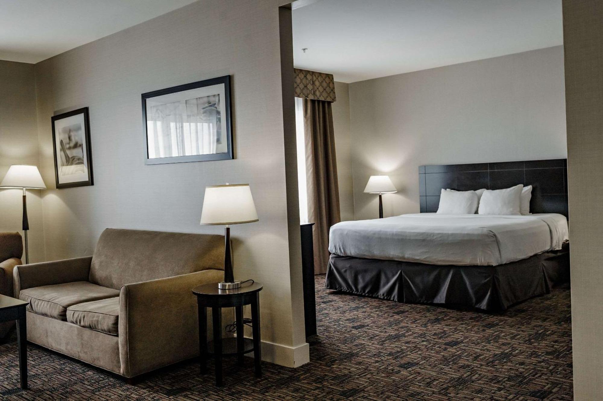 Radisson Hotel Edmonton Airport Leduc Bagian luar foto