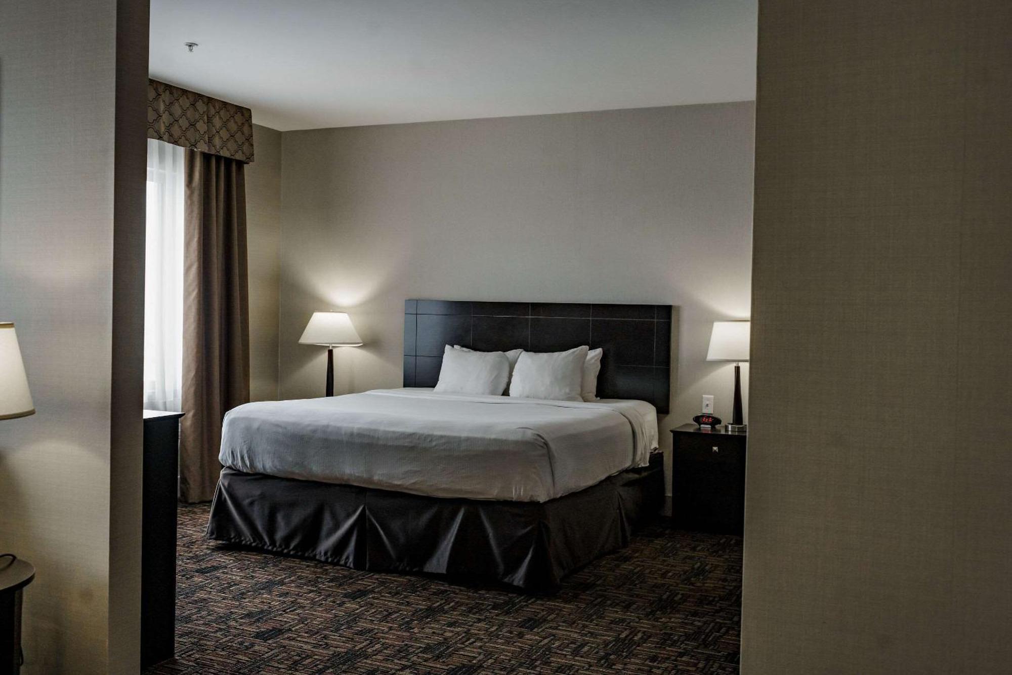 Radisson Hotel Edmonton Airport Leduc Bagian luar foto