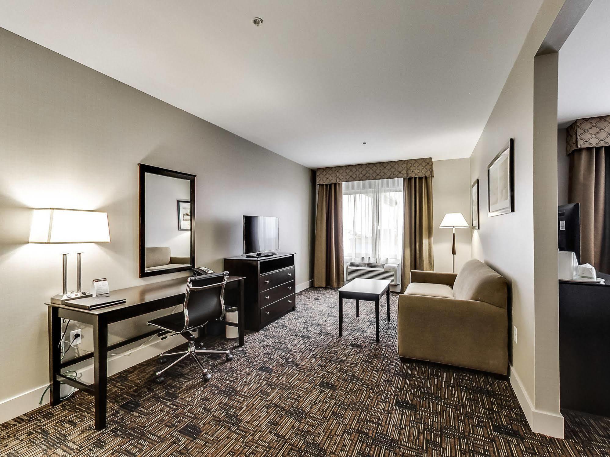 Radisson Hotel Edmonton Airport Leduc Bagian luar foto